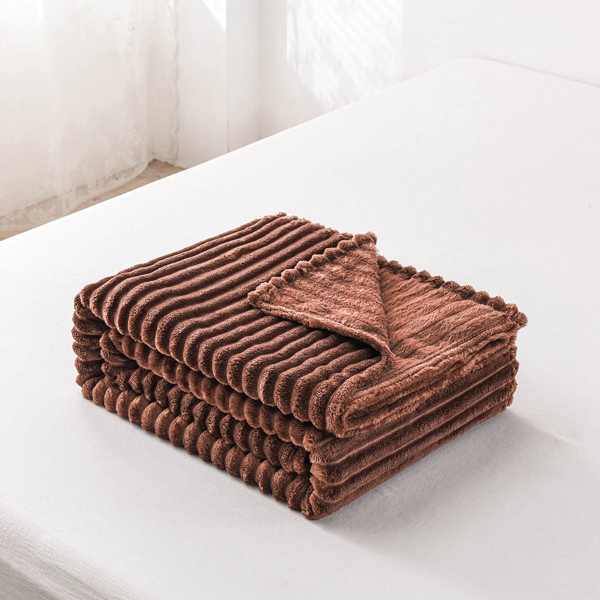 1pc Solid Color Flannel Blanket Soft Warm Throw Blankets for Couch Sofa Office Bed Camping Travel Multi-purpose Gift Blanket